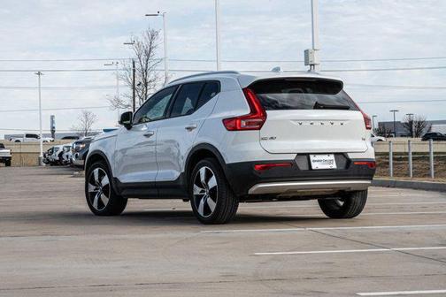 2019 Volvo XC40 T4 Momentum