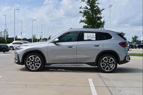 Space Silver Metallic 2026 BMW X1 xDrive28i