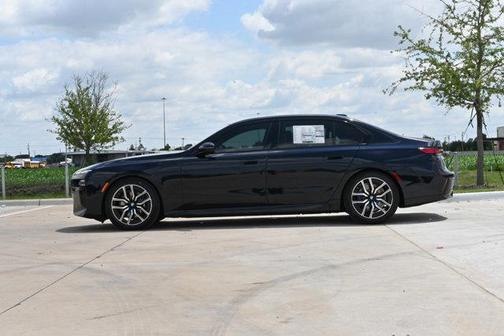 Carbon Black Metallic 2026 BMW 740 740i