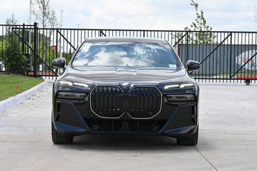 Carbon Black Metallic 2026 BMW 740 740i