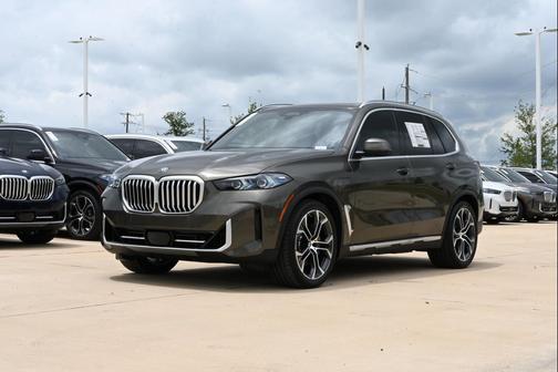 Manhattan Green Metallic 2026 BMW X5 PHEV xDrive50e