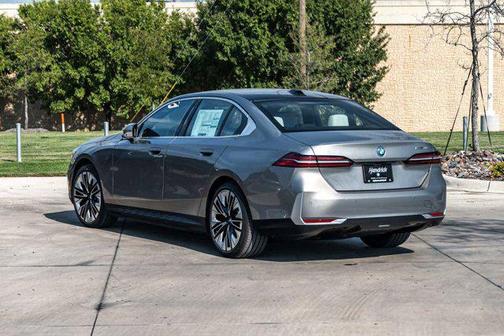 2026 BMW i5 eDrive40