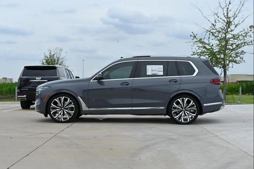 Sparkling Copper Metallic 2027 BMW X7 xDrive40i