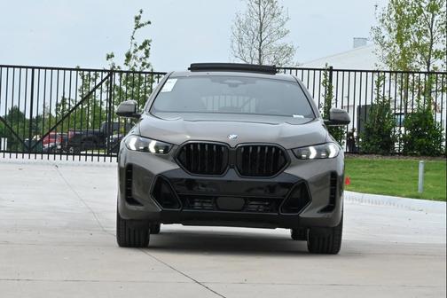 Manhattan Green Metallic 2027 BMW X6 xDrive40i