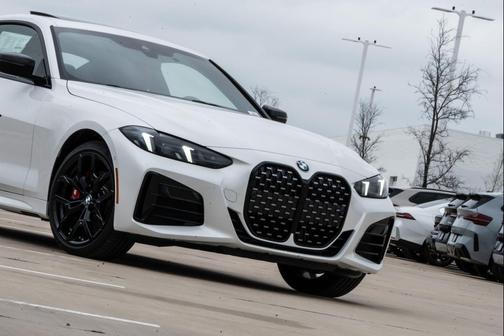 Mineral White Metallic 2026 BMW 430 i xDrive