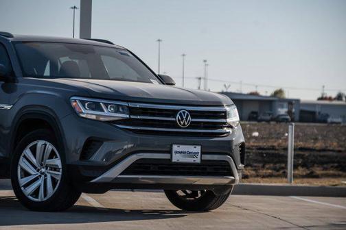 2020 Volkswagen Atlas Cross Sport 2.0T SE w/Technology 4MOTION