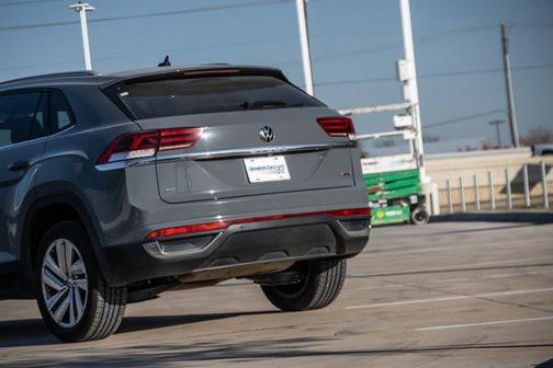 2020 Volkswagen Atlas Cross Sport 2.0T SE w/Technology 4MOTION