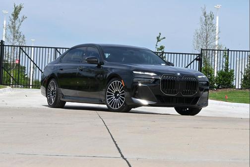 Black Sapphire Metallic 2025 BMW 760 xDrive
