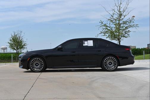 Black Sapphire Metallic 2025 BMW 760 xDrive