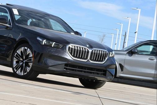 Dark Graphite Metallic 2026 BMW 530 xDrive