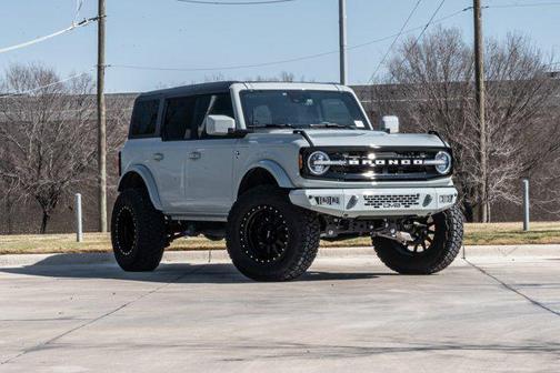 2024 Ford Bronco Outer Banks