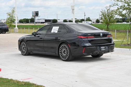 Carbon Black Metallic 2026 BMW 740 xDrive