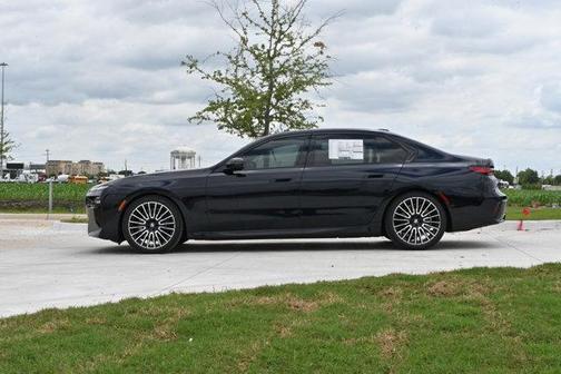 Carbon Black Metallic 2026 BMW 740 xDrive