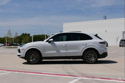 Carrara White Metallic 2020 Porsche Cayenne Cayenne