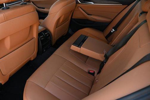 2023 BMW 530e Base