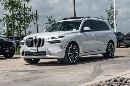 Mineral White Metallic 2024 BMW X7 xDrive40i