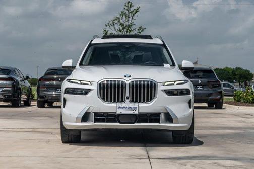 Mineral White Metallic 2024 BMW X7 xDrive40i