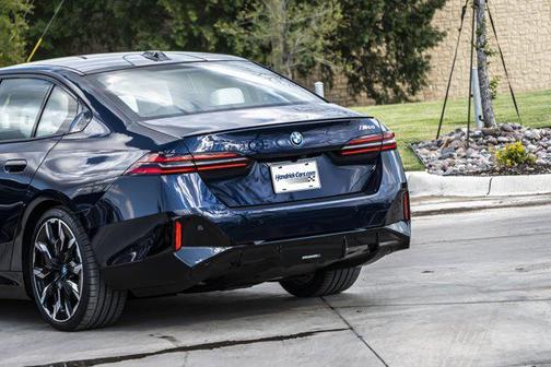 2024 BMW i5 M60