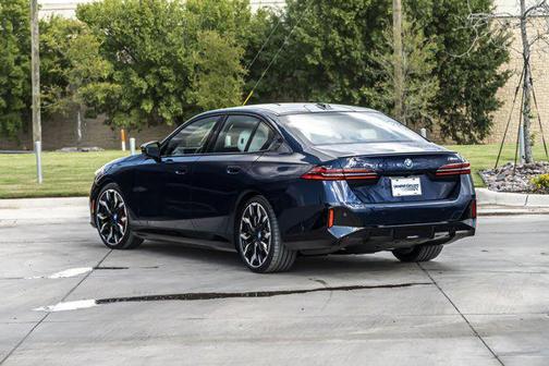 2024 BMW i5 M60