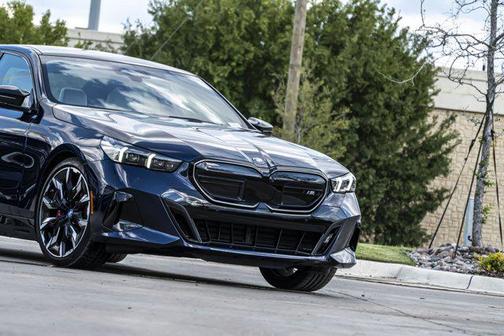2024 BMW i5 M60