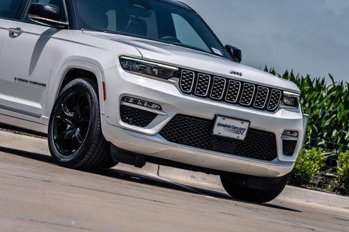 2023 Jeep Grand Cherokee Summit