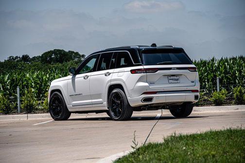 2023 Jeep Grand Cherokee Summit