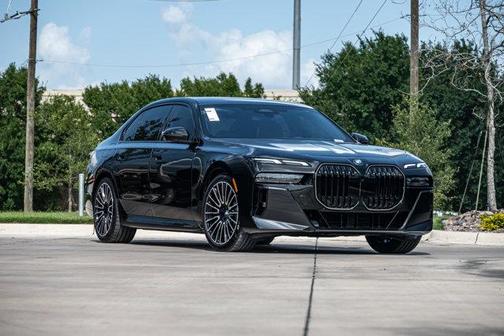 2025 BMW 740 i