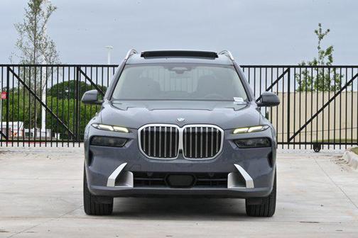 Sparkling Copper Metallic 2023 BMW X7 xDrive40i