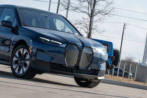 2025 BMW iX xDrive50