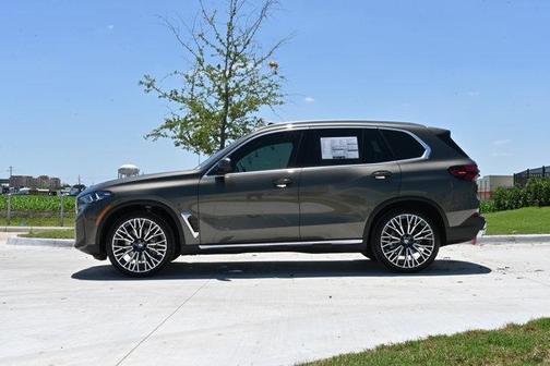 Manhattan Green Metallic 2026 BMW X5 xDrive40i
