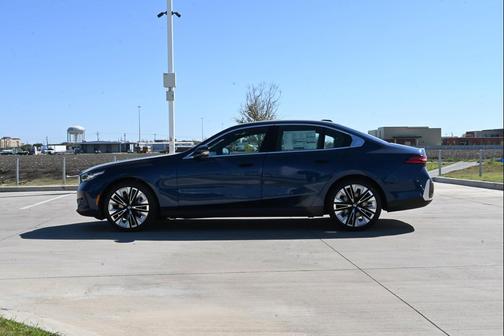 Phytonic Blue Metallic 2026 BMW 530 xDrive