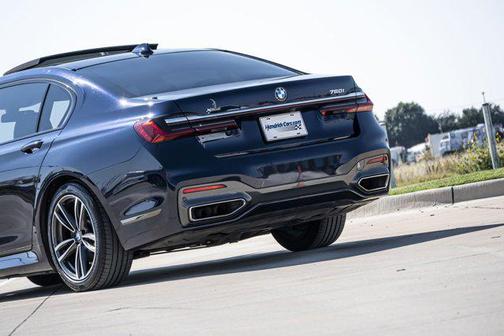 2021 BMW 750 i xDrive