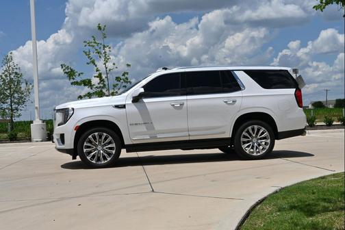 White Frost Tricoat 2024 GMC Yukon Denali