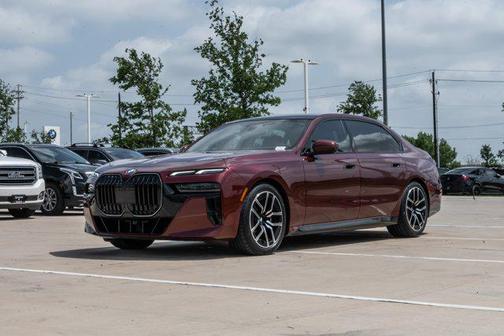 Aventurin Red Metallic 2024 BMW 760 xDrive