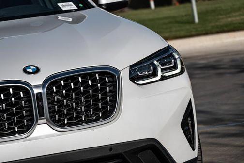 2025 BMW X4 xDrive30i