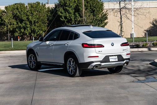 2025 BMW X4 xDrive30i