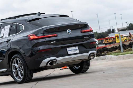 2024 BMW X4 xDrive30i
