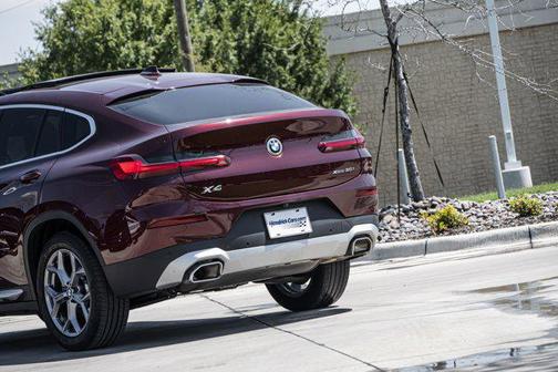2025 BMW X4 xDrive30i