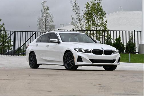 Mineral White Metallic 2025 BMW 330 330i