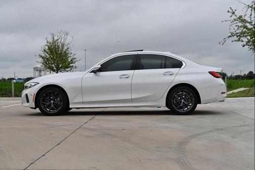 Mineral White Metallic 2025 BMW 330 330i