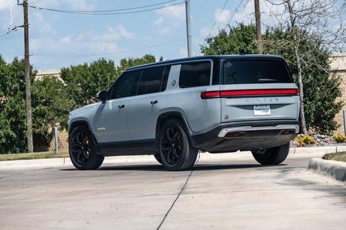 2023 Rivian R1S Adventure Dual-Motor Large Package