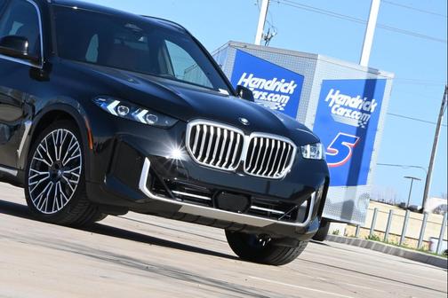 Black Sapphire Metallic 2026 BMW X5 xDrive40i
