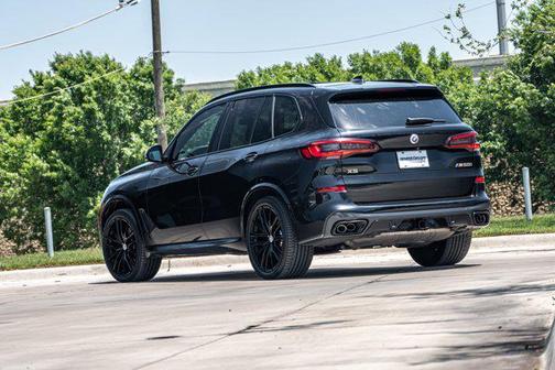 2022 BMW X5 M50i