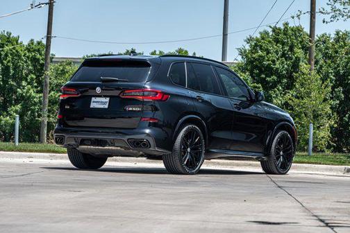 2022 BMW X5 M50i
