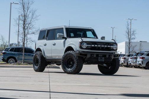 2023 Ford Bronco Outer Banks