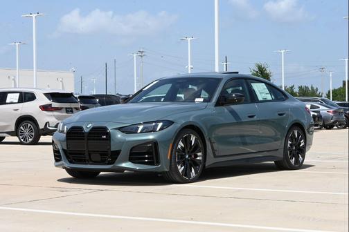 Cape York Green Metallic 2026 BMW M440 i