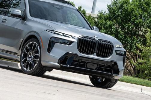 Frozen Pure Grey Metallic 2027 BMW X7 xDrive40i