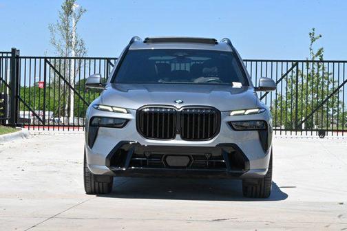 Skyscraper Grey Metallic 2026 BMW X7 xDrive40i
