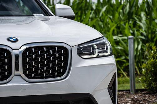 2024 BMW X4 xDrive30i