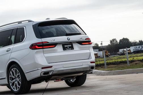 2026 BMW X7 xDrive40i